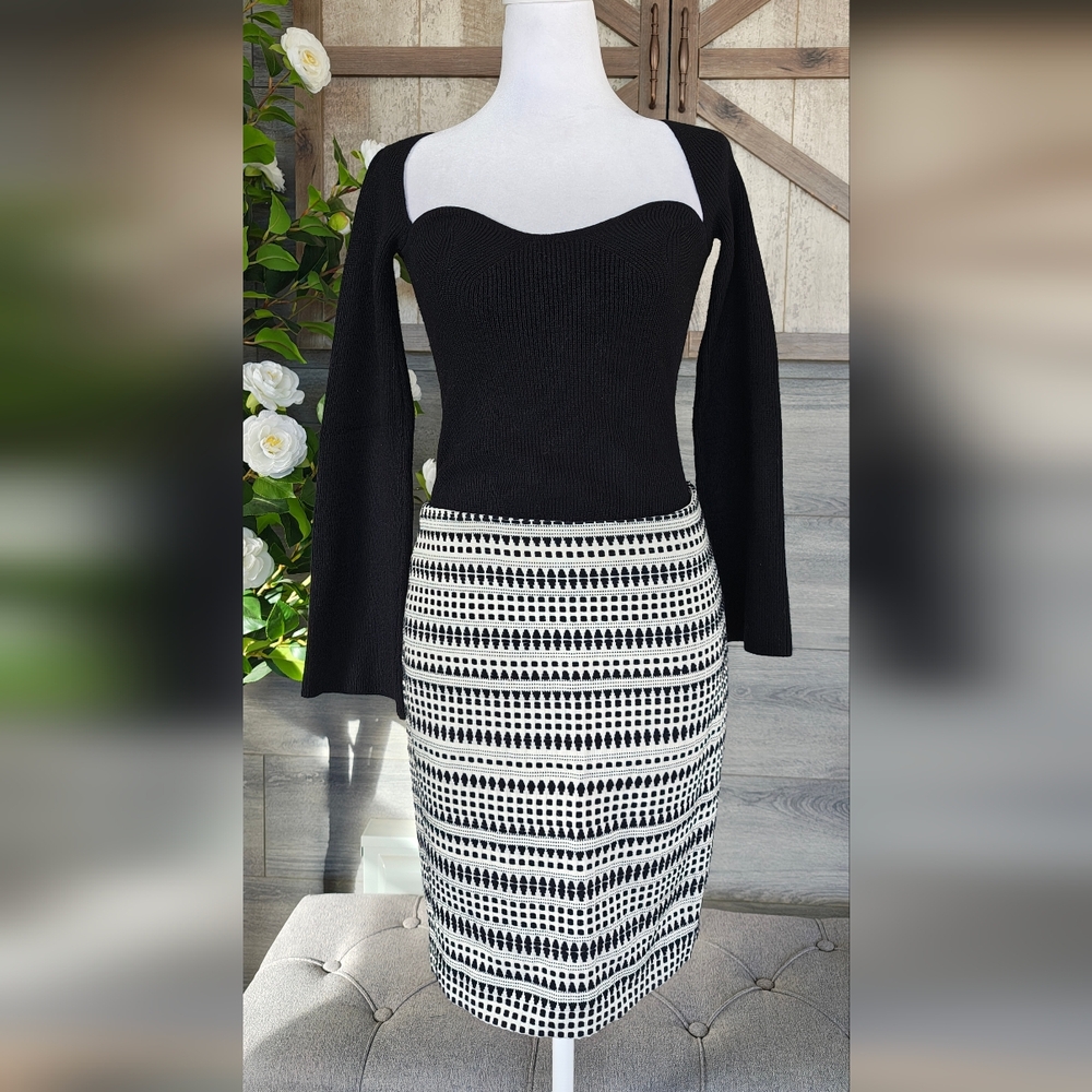 Women's Pencil Skirt And Sweater Outfit